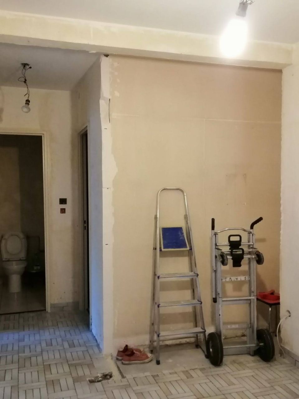 création d'un chantier - coin bureau dans l'entrée